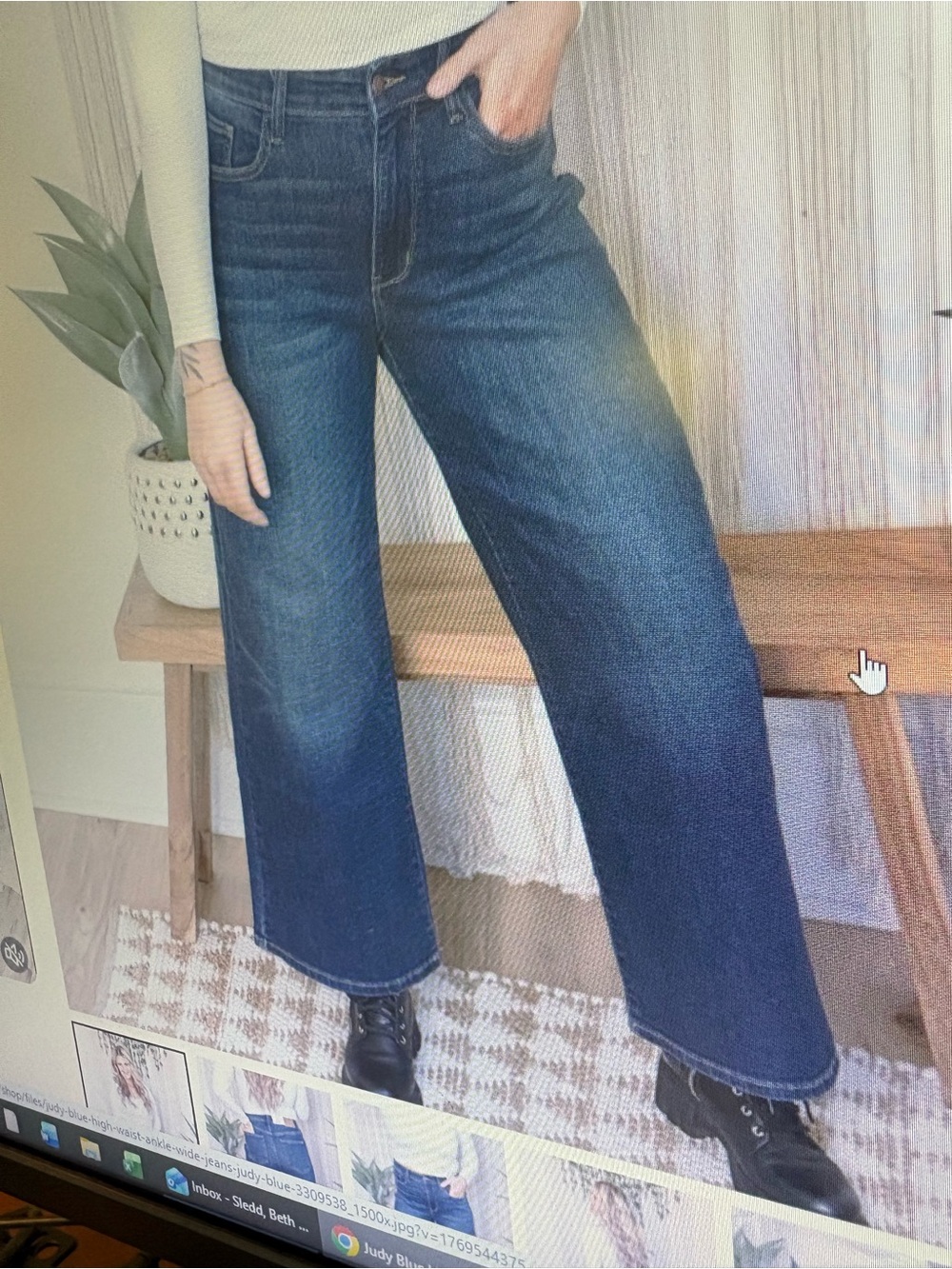 Judy Blue Classic Wide-Leg Ankle Women's Jeans in Dark Blue size 14W